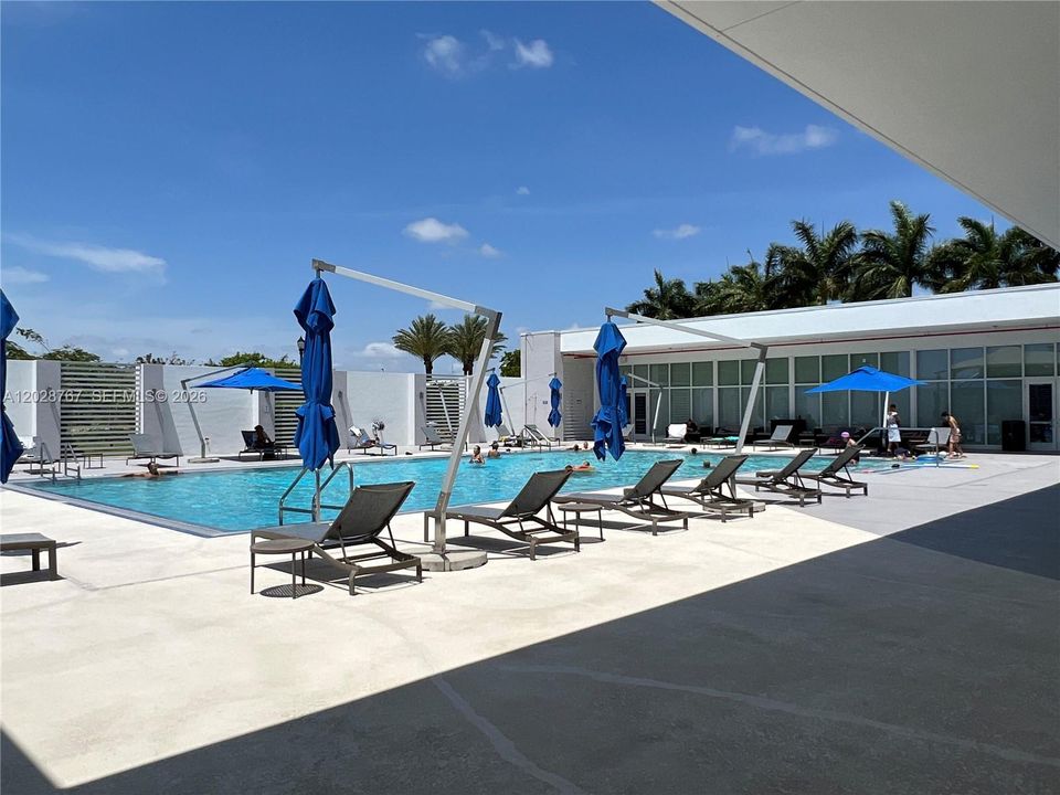 For Rent: $3,700 (3 beds, 3 baths, 1886 Square Feet)