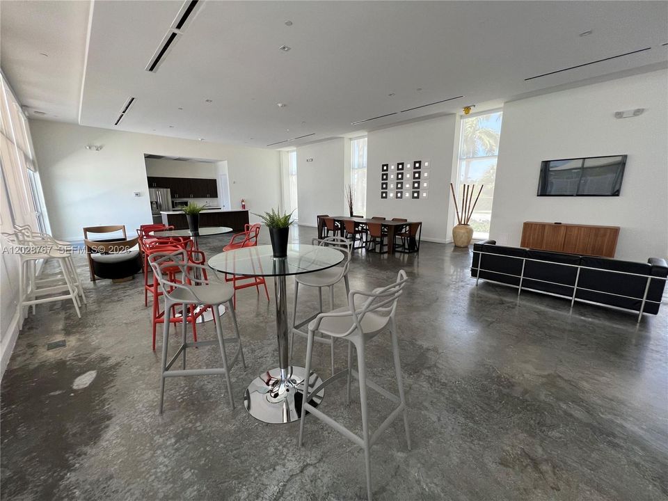 For Rent: $3,700 (3 beds, 3 baths, 1886 Square Feet)