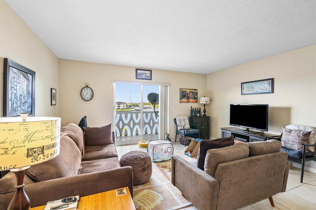 029-628SouthwindCircle-NorthPalmBeach-FL