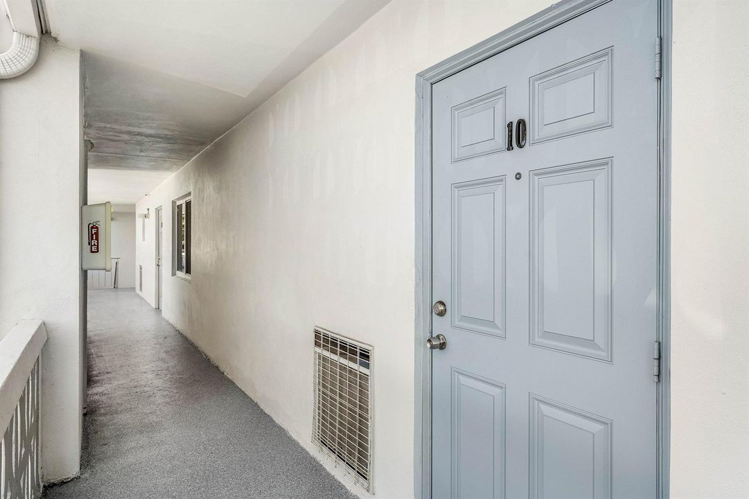 024-628SouthwindCircle-NorthPalmBeach-FL