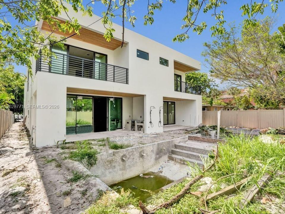 For Sale: $2,100,000 (4 beds, 3 baths, 1518 Square Feet)