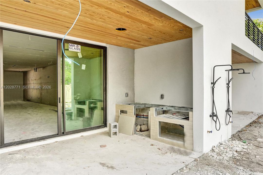For Sale: $2,100,000 (4 beds, 3 baths, 1518 Square Feet)