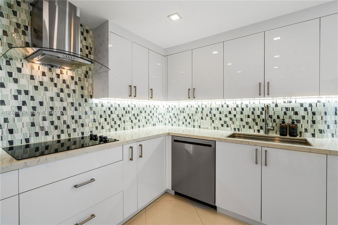 For Sale: $2,490,000 (3 beds, 5 baths, 3590 Square Feet)
