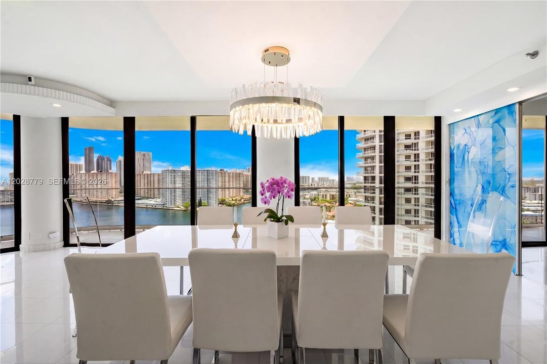 For Sale: $2,490,000 (3 beds, 5 baths, 3590 Square Feet)