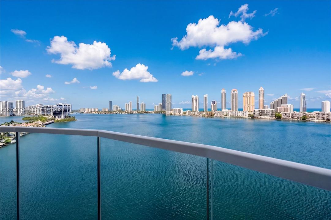 For Sale: $2,490,000 (3 beds, 5 baths, 3590 Square Feet)
