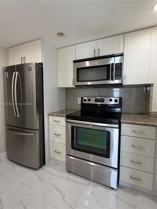 For Rent: $3,600 (2 beds, 2 baths, 968 Square Feet)