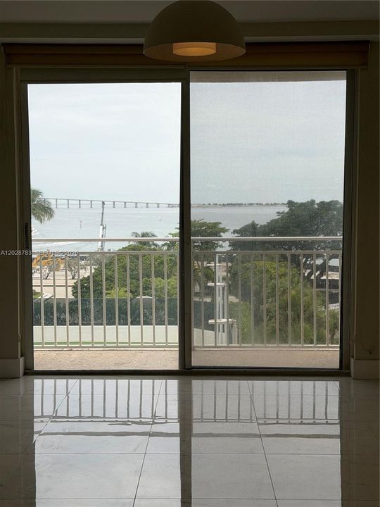 For Rent: $3,600 (2 beds, 2 baths, 968 Square Feet)