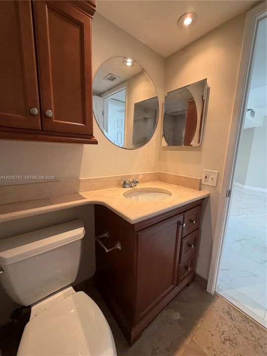For Rent: $3,600 (2 beds, 2 baths, 968 Square Feet)