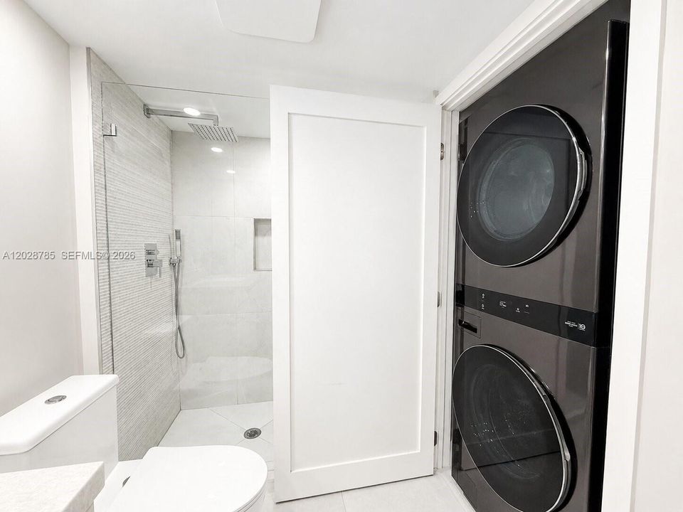 For Rent: $5,500 (2 beds, 2 baths, 1677 Square Feet)