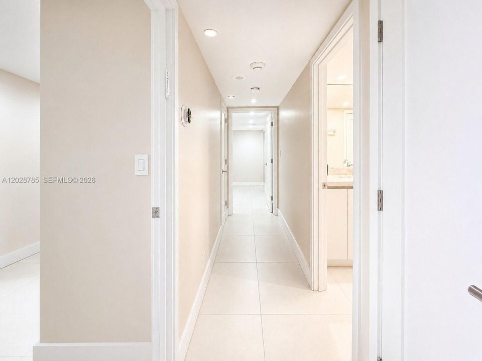 For Rent: $5,500 (2 beds, 2 baths, 1677 Square Feet)