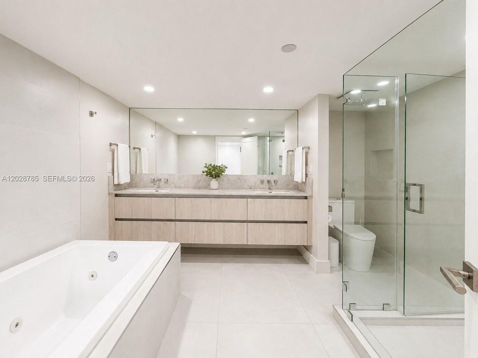 For Rent: $5,500 (2 beds, 2 baths, 1677 Square Feet)