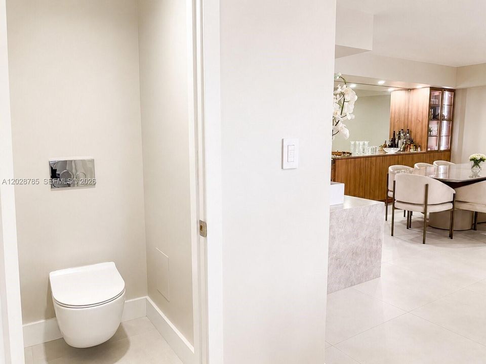 For Rent: $5,500 (2 beds, 2 baths, 1677 Square Feet)