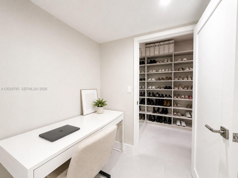 For Rent: $5,500 (2 beds, 2 baths, 1677 Square Feet)