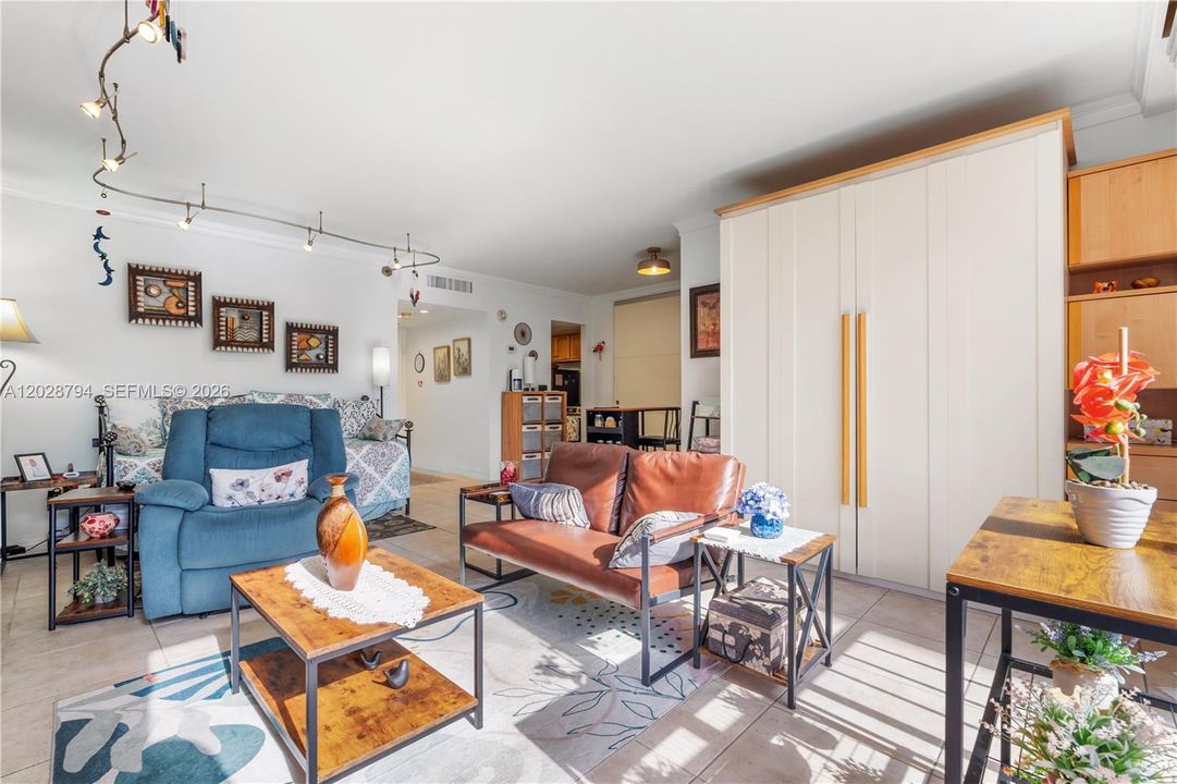 For Sale: $210,000 (0 beds, 1 baths, 540 Square Feet)