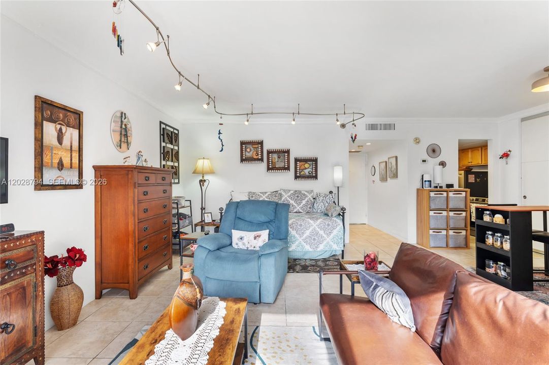 For Sale: $210,000 (0 beds, 1 baths, 540 Square Feet)