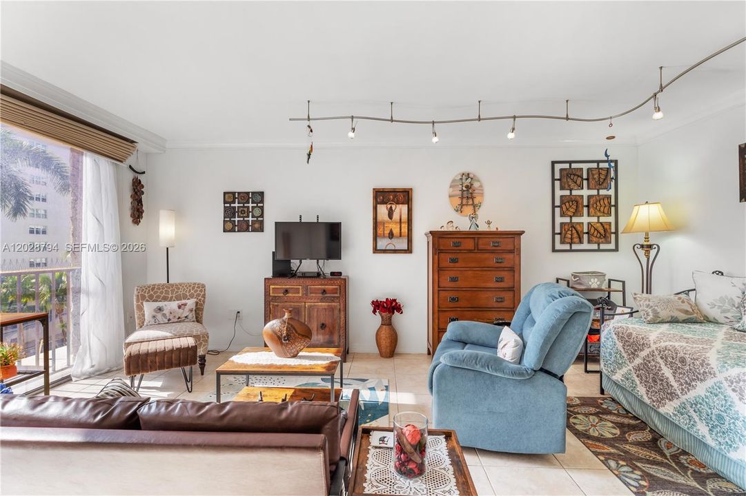 For Sale: $210,000 (0 beds, 1 baths, 540 Square Feet)