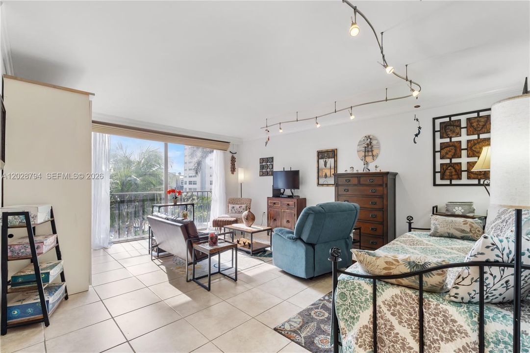 For Sale: $210,000 (0 beds, 1 baths, 540 Square Feet)