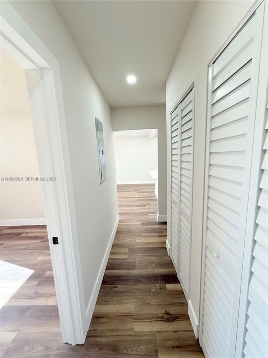 Active With Contract: $465,900 (3 beds, 2 baths, 1000 Square Feet)