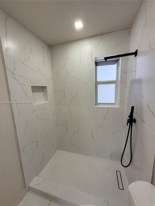 Active With Contract: $465,900 (3 beds, 2 baths, 1000 Square Feet)