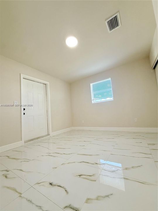 Active With Contract: $465,900 (3 beds, 2 baths, 1000 Square Feet)
