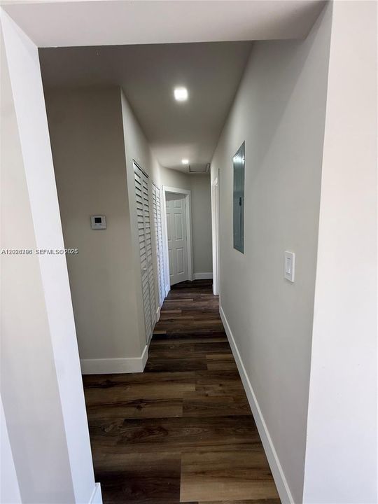 Active With Contract: $465,900 (3 beds, 2 baths, 1000 Square Feet)