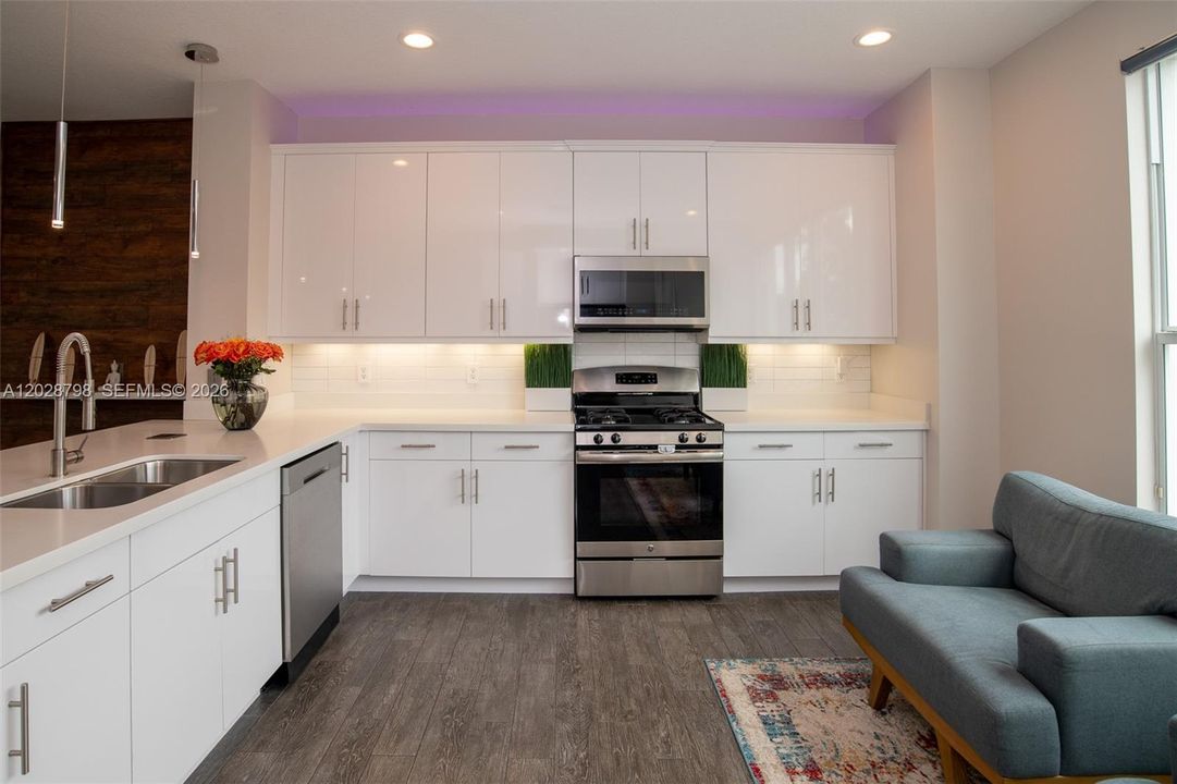 На продажу: $889,000 (3 спален, 2 ванн, 2152 Квадратных фут)