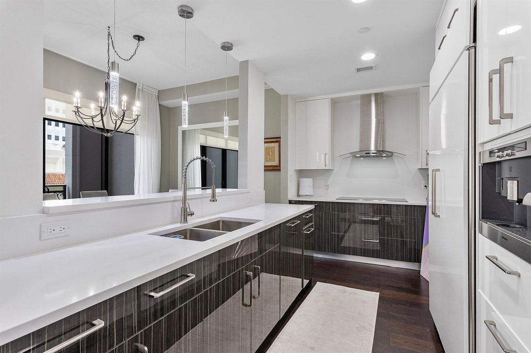 Beautifully Renovated Kitchen