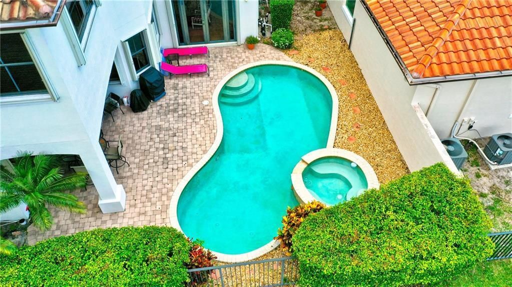 ARTESA POOL2