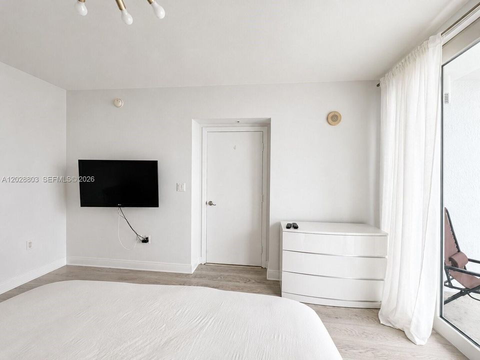 For Rent: $5,500 (2 beds, 2 baths, 1623 Square Feet)