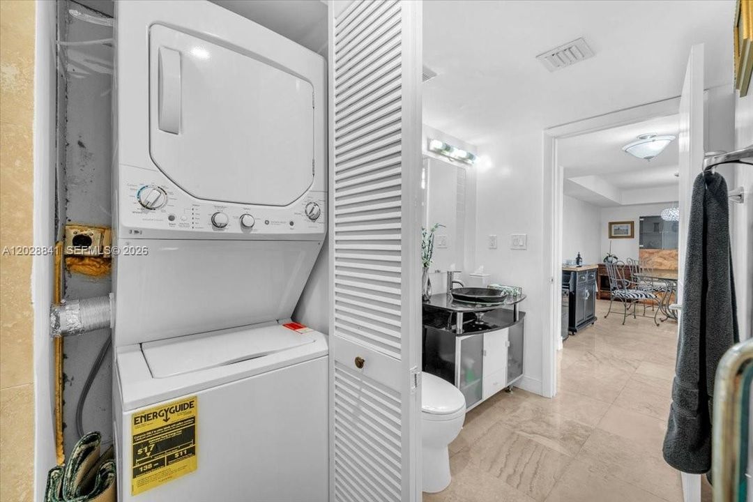 На продажу: $310,000 (1 спален, 2 ванн, 1200 Квадратных фут)