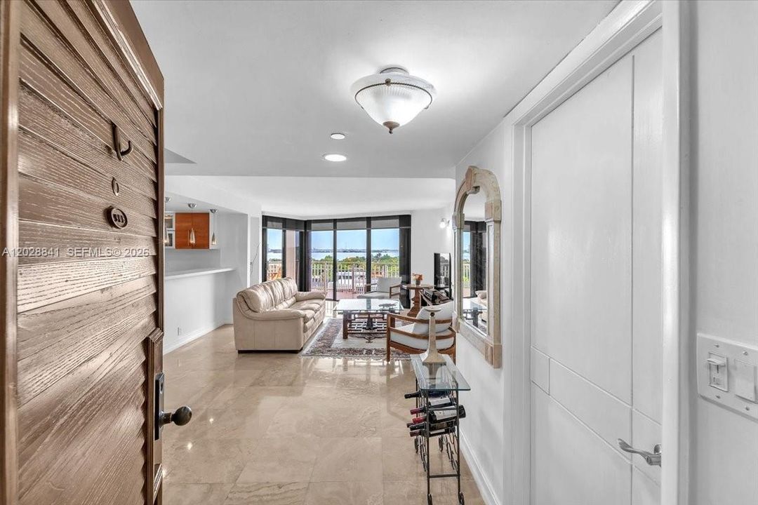 Experience the charm of this stunning, light-filled 1-bedroom, 2-bathroom apartment, complete with a versatile flex space perfect for guests or your home office. Don't miss out on this exceptional living opportunity!