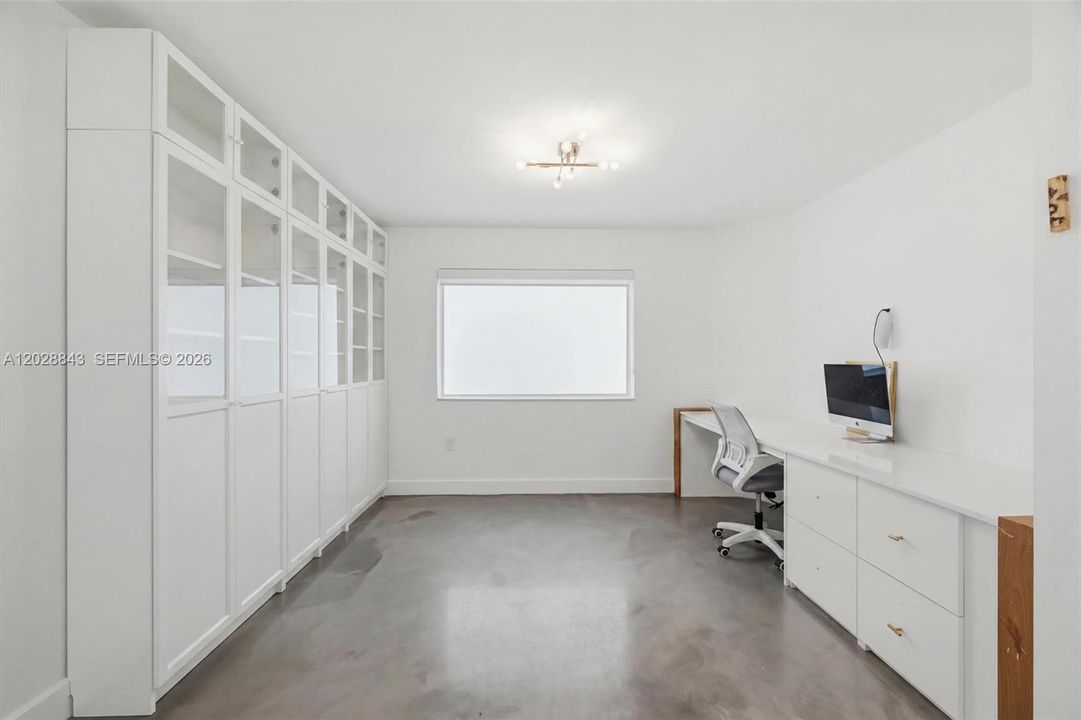 Activo con contrato: $7,500 (3 camas, 3 baños, 2053 Pies cuadrados)