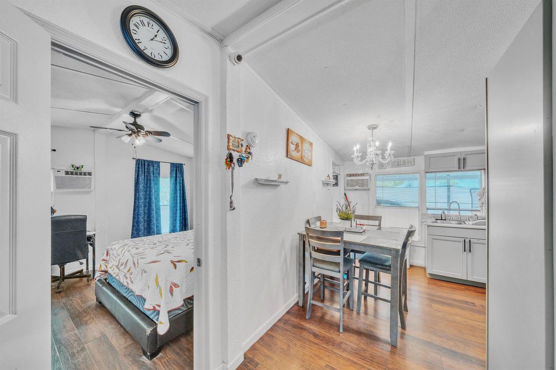 11 Guest Bedroom