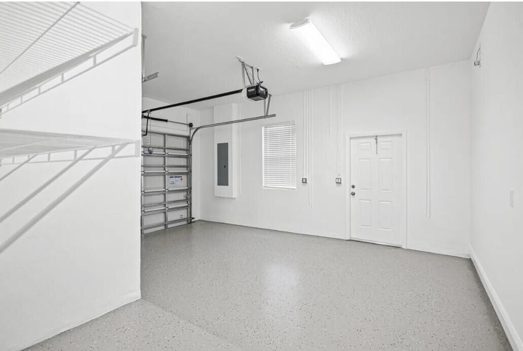 Garage 132 NW 11th