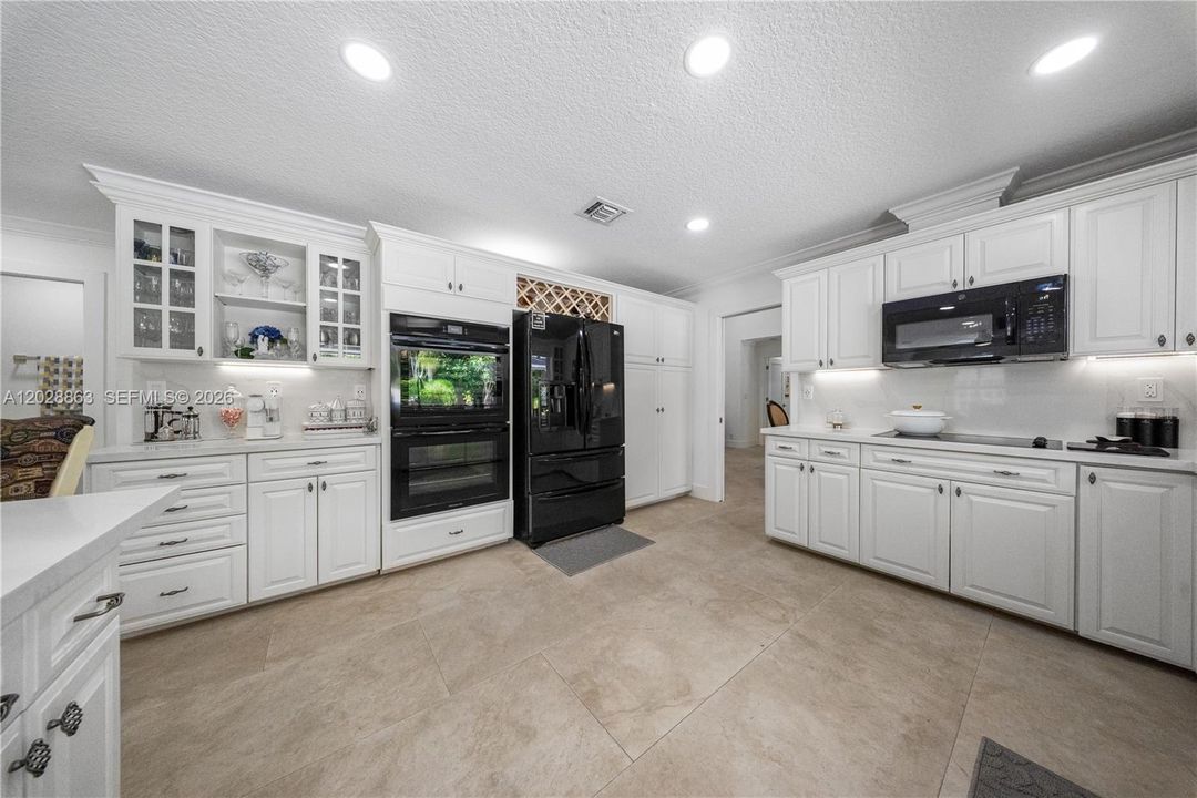 Double ovens recently upgraded.
