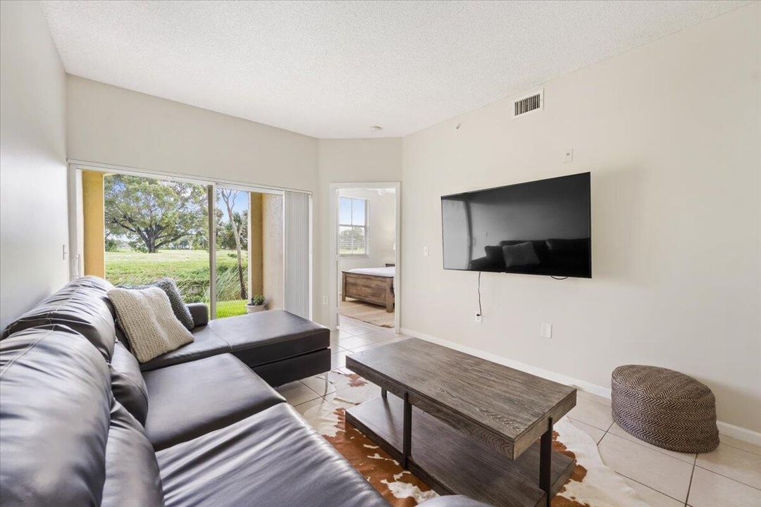 7 - Living Room