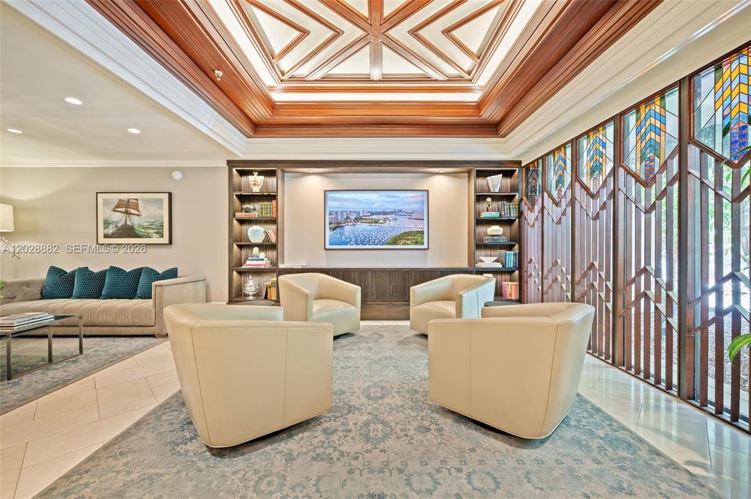 For Sale: $1,200,000 (2 beds, 2 baths, 1172 Square Feet)
