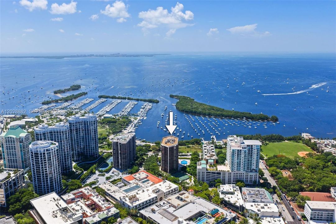 For Sale: $1,200,000 (2 beds, 2 baths, 1172 Square Feet)