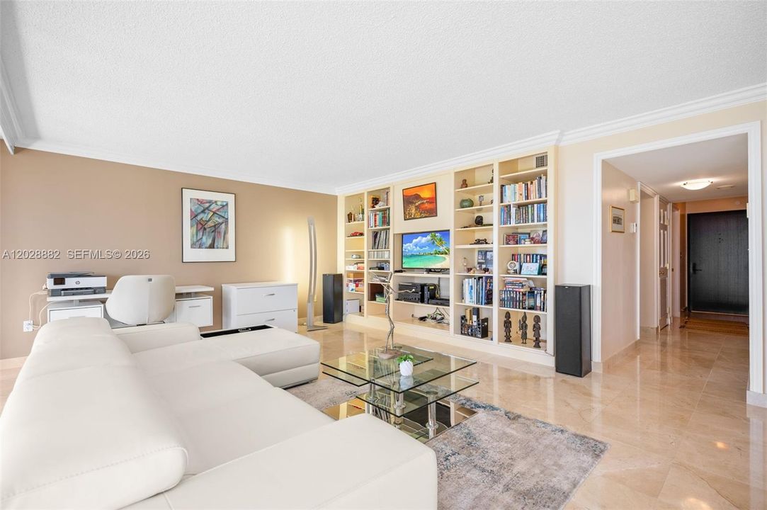 For Sale: $1,200,000 (2 beds, 2 baths, 1172 Square Feet)