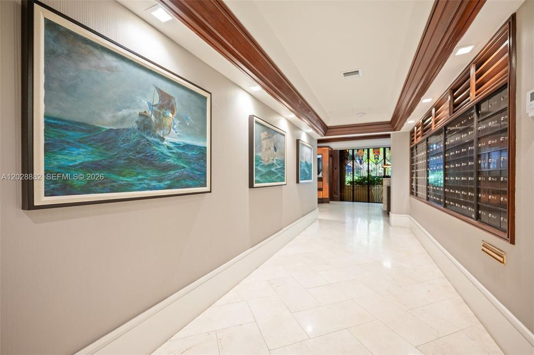 For Sale: $1,200,000 (2 beds, 2 baths, 1172 Square Feet)