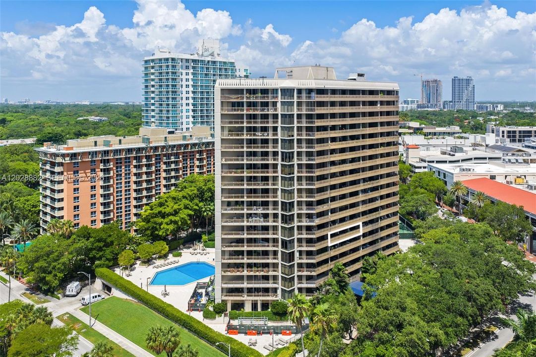 For Sale: $1,200,000 (2 beds, 2 baths, 1172 Square Feet)