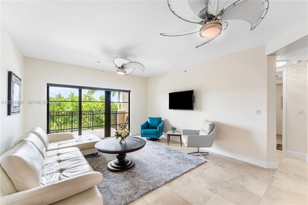 En Venta: $649,000 (2 camas, 2 baños, 1510 Pies cuadrados)