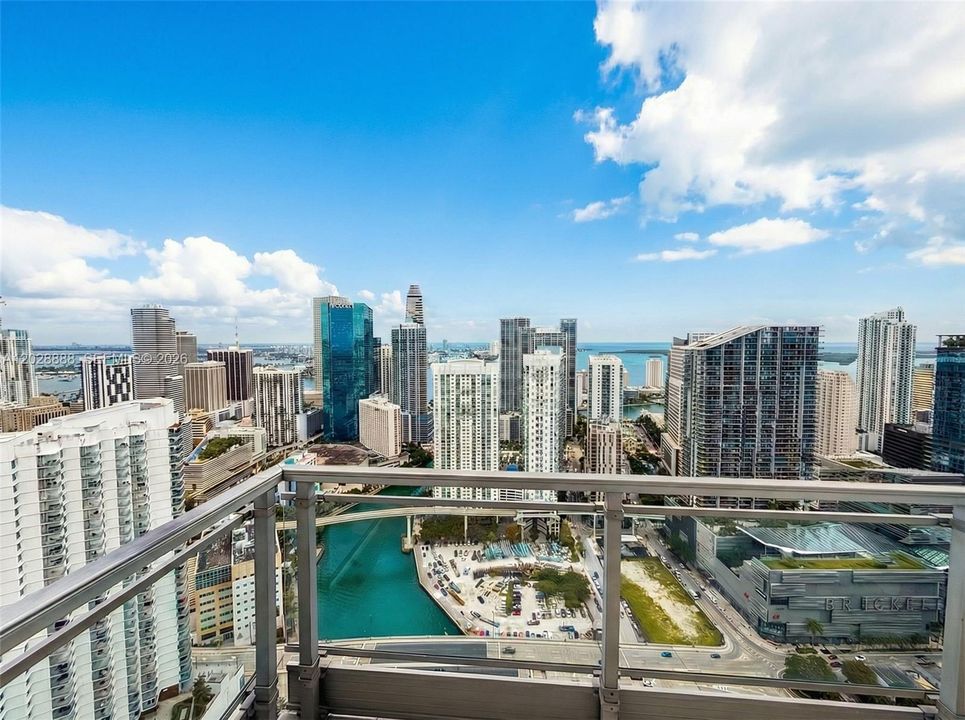 Active With Contract: $9,000 (2 beds, 3 baths, 2107 Square Feet)