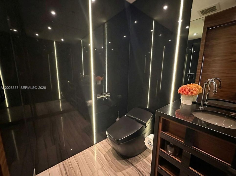 Active With Contract: $9,000 (2 beds, 3 baths, 2107 Square Feet)