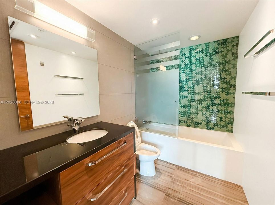Active With Contract: $9,000 (2 beds, 3 baths, 2107 Square Feet)