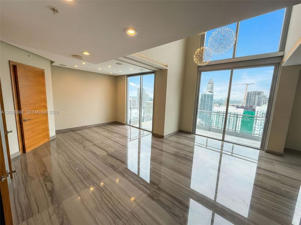 Active With Contract: $9,000 (2 beds, 3 baths, 2107 Square Feet)