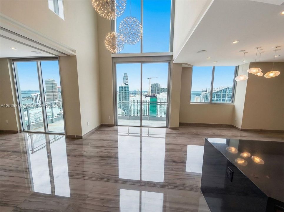 Active With Contract: $9,000 (2 beds, 3 baths, 2107 Square Feet)