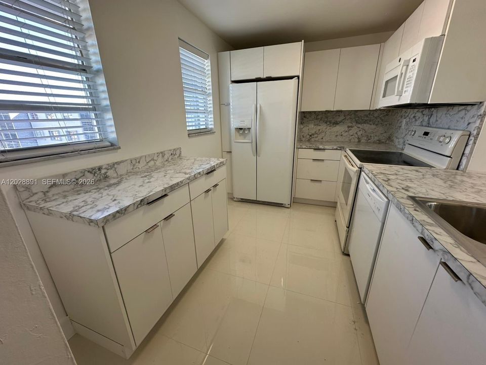 For Sale: $255,000 (3 beds, 2 baths, 1147 Square Feet)