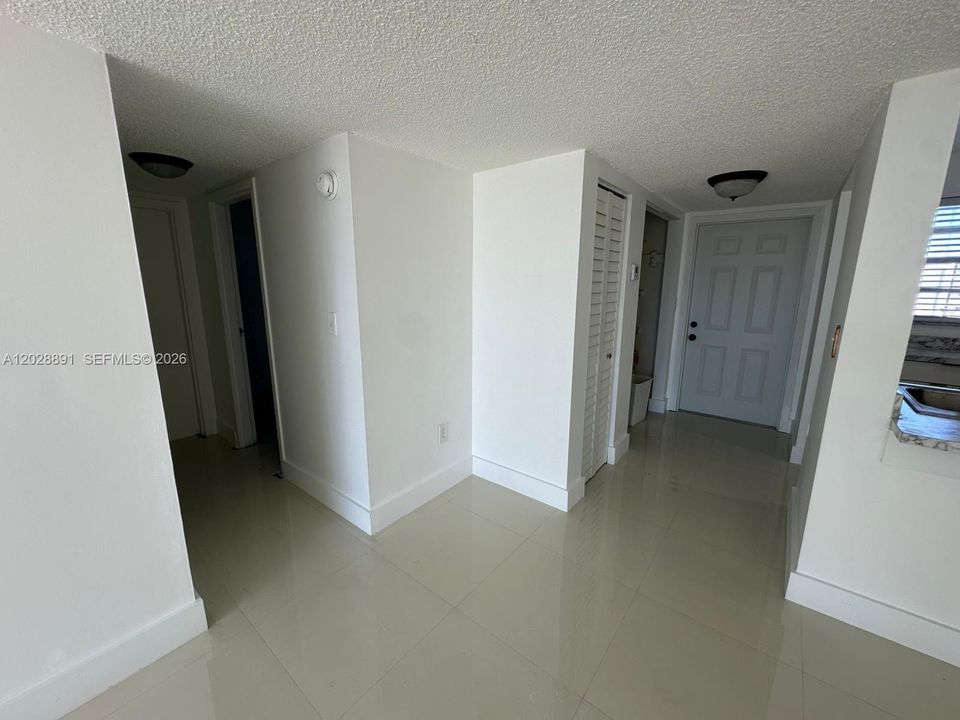 For Sale: $255,000 (3 beds, 2 baths, 1147 Square Feet)