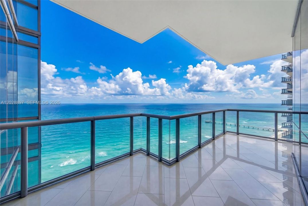 For Sale: $2,875,000 (3 beds, 3 baths, 1956 Square Feet)